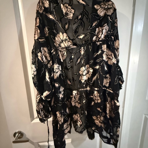 NWT - Free People - Sheer Floral Lace Kimono Cover-Up in Black and Gold - Picture 6 of 6